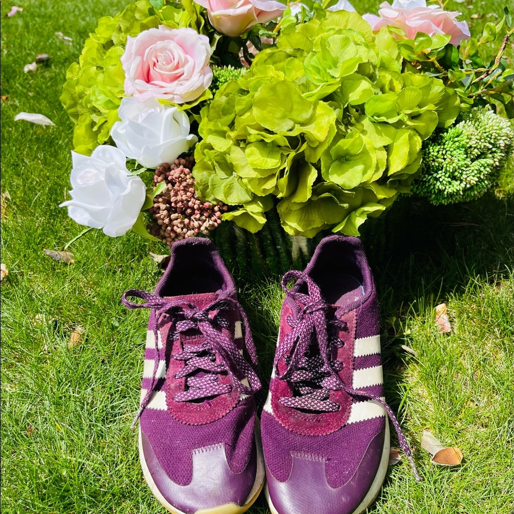 Beautiful Girls Adidas Sneakers 🌸